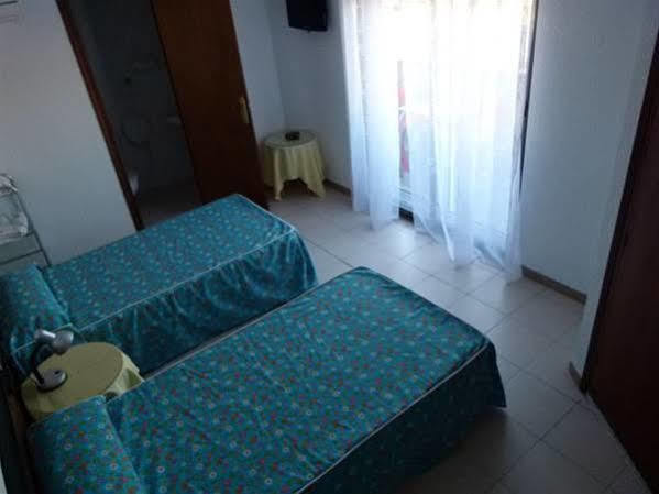 Hostal Pardo Миами-Плайя Экстерьер фото